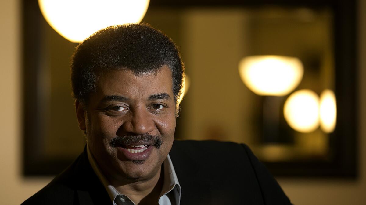 Neil degrasse sale tyson flat earth